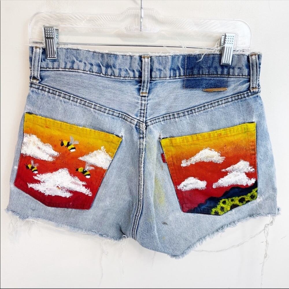 Vintage Levi's Paper Tag Custom Painted Raw Hem Distressed Shorts Size Small